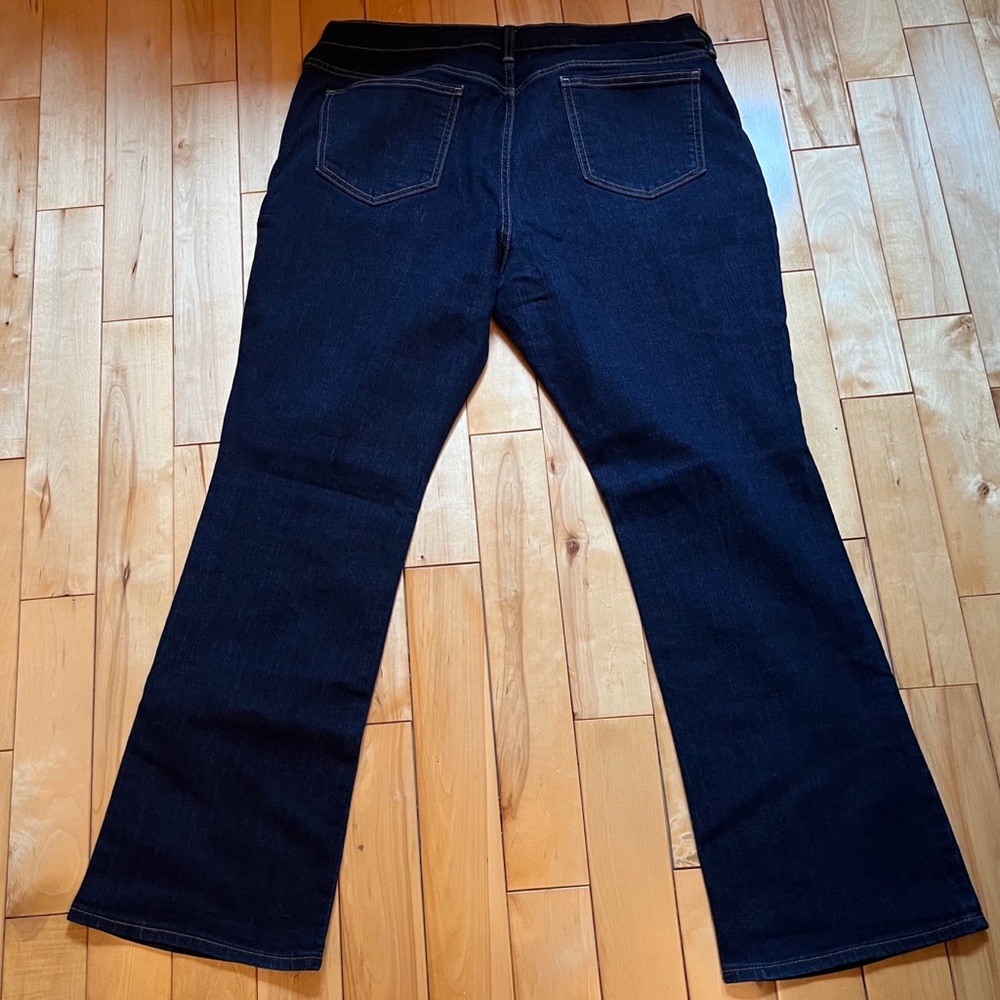 NWOT-Old Navy Women’s Dark Blue Flared Jeans-Size 14 Short - Picture 7 of 10